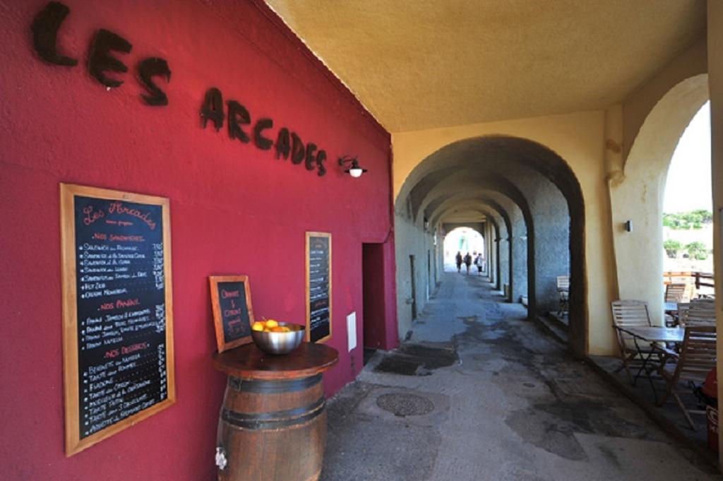 Hotel De La Plage Les Arcades Algajola  Kültér fotó